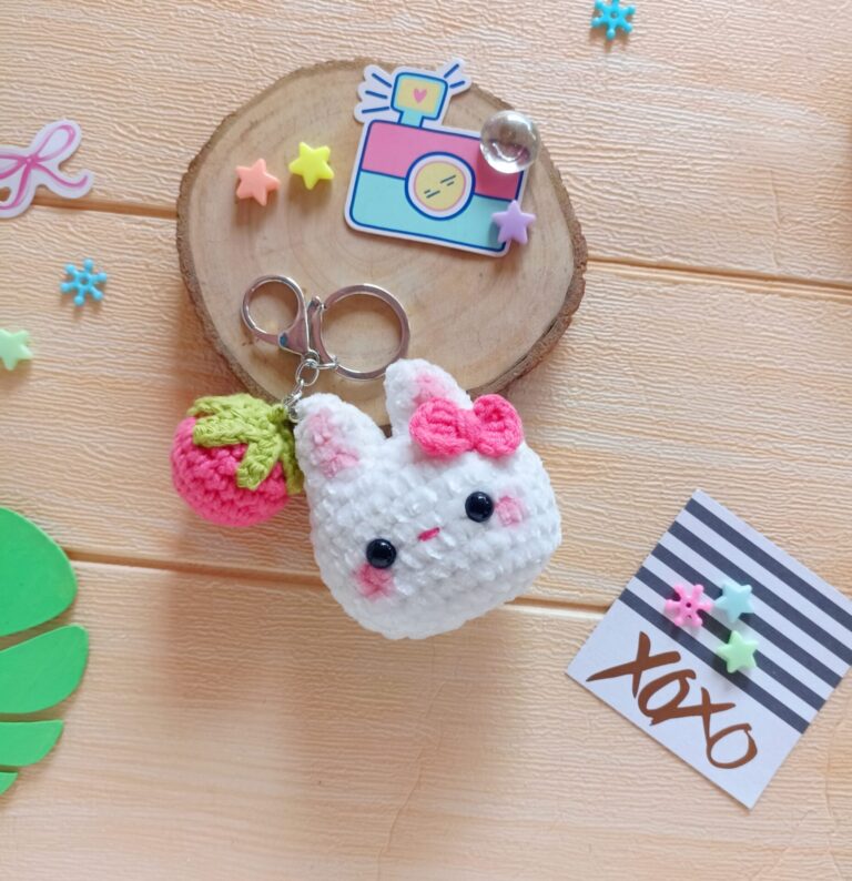 Amigurumi white Bunny keychain